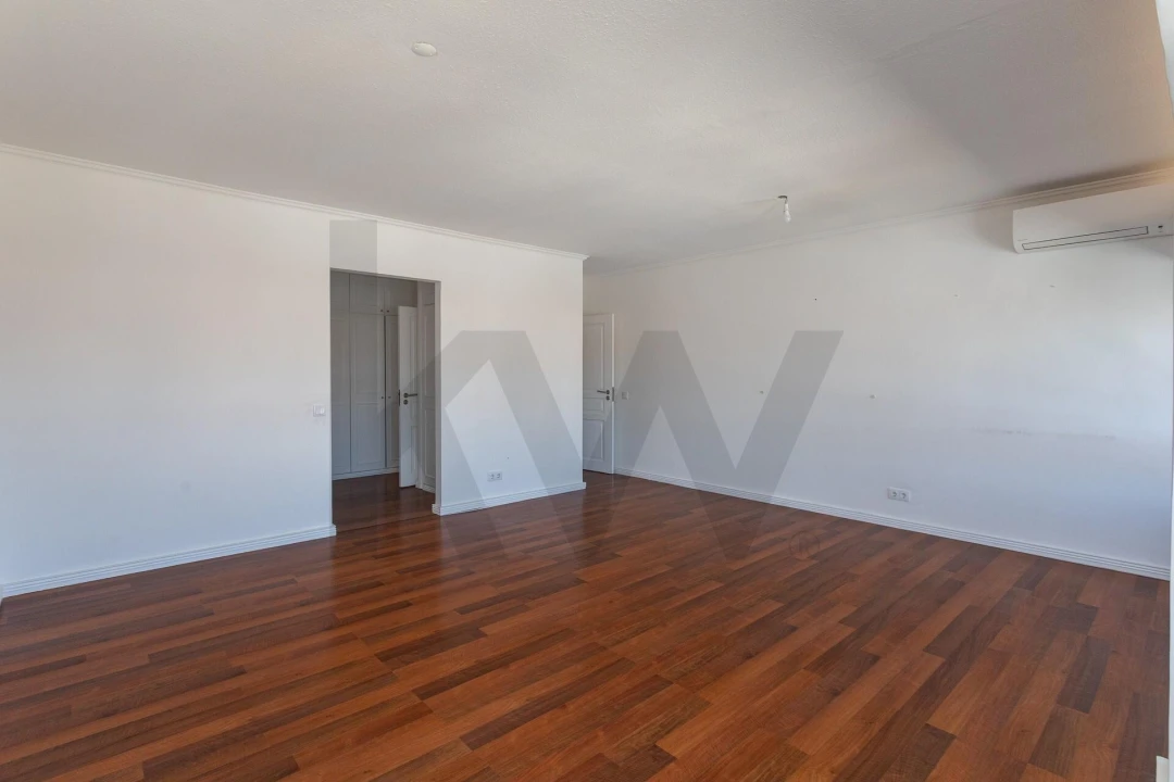 Apartamento T4 para Arrendamento em Areeiro Foto 26