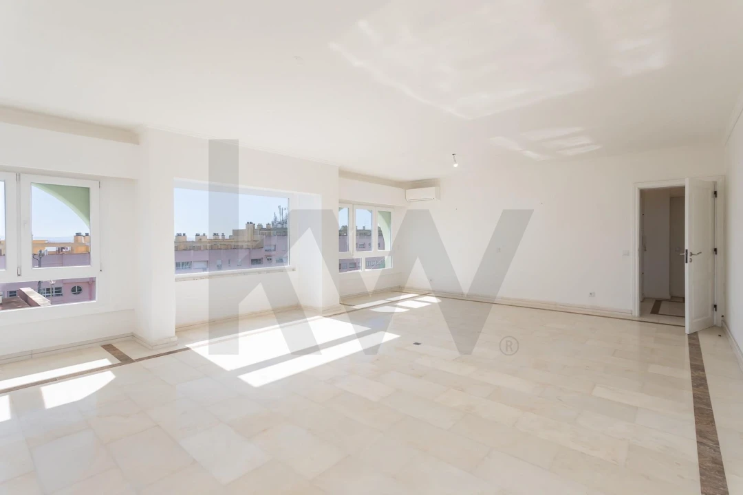 Apartamento T4 para Arrendamento em Areeiro Foto 9