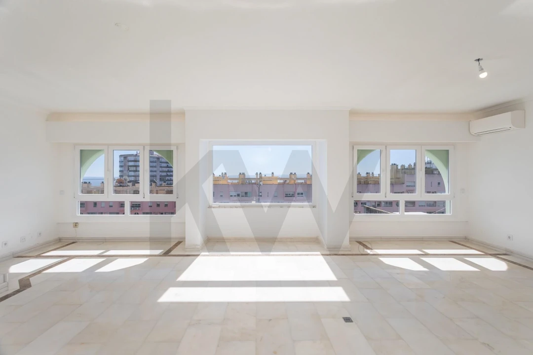Apartamento T4 para Arrendamento em Areeiro Foto 10