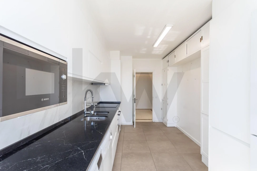 Apartamento T4 para Arrendamento em Areeiro Foto 38