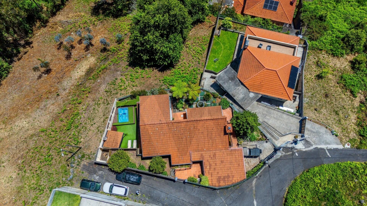 Moradia T3 para Venda em Camacha Foto 6