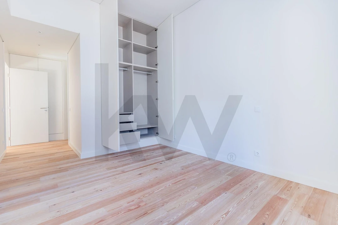 Apartamento T2 para Arrendamento em Santo António Foto 16
