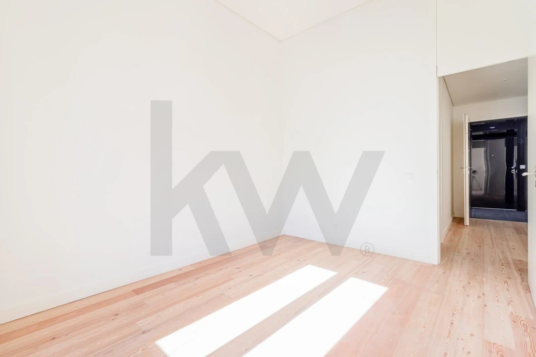 Apartamento T2 para Arrendamento em Santo António Foto 24