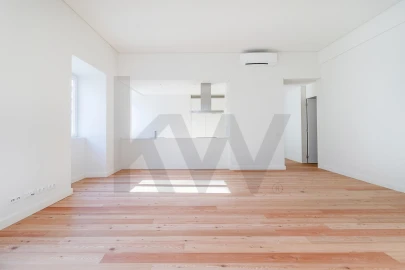 Apartamento T2 para Arrendamento em Santo António