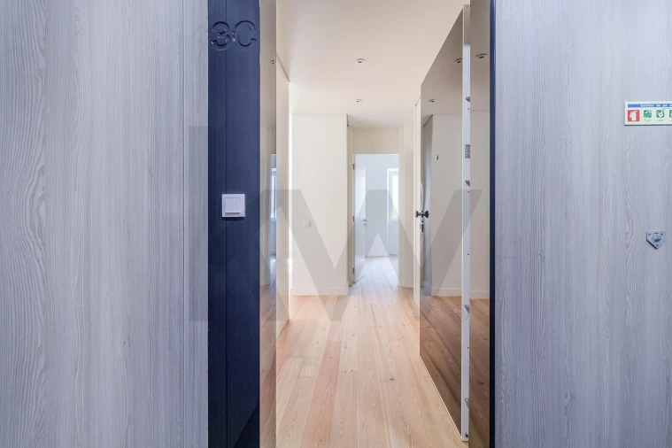 Apartamento T2 para Arrendamento em Santo António Foto 29