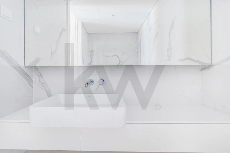 Apartamento T2 para Arrendamento em Santo António Foto 20