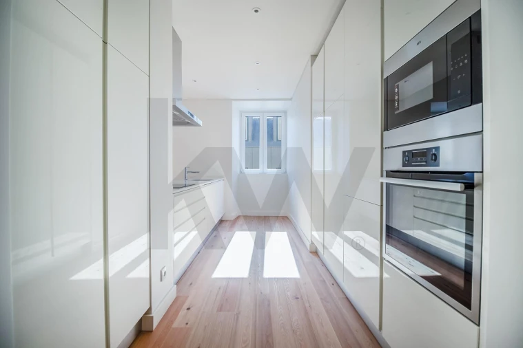 Apartamento T2 para Arrendamento em Santo António Foto 9
