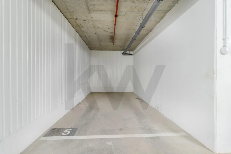 Apartamento T2 para Arrendamento em Santo António Foto 30