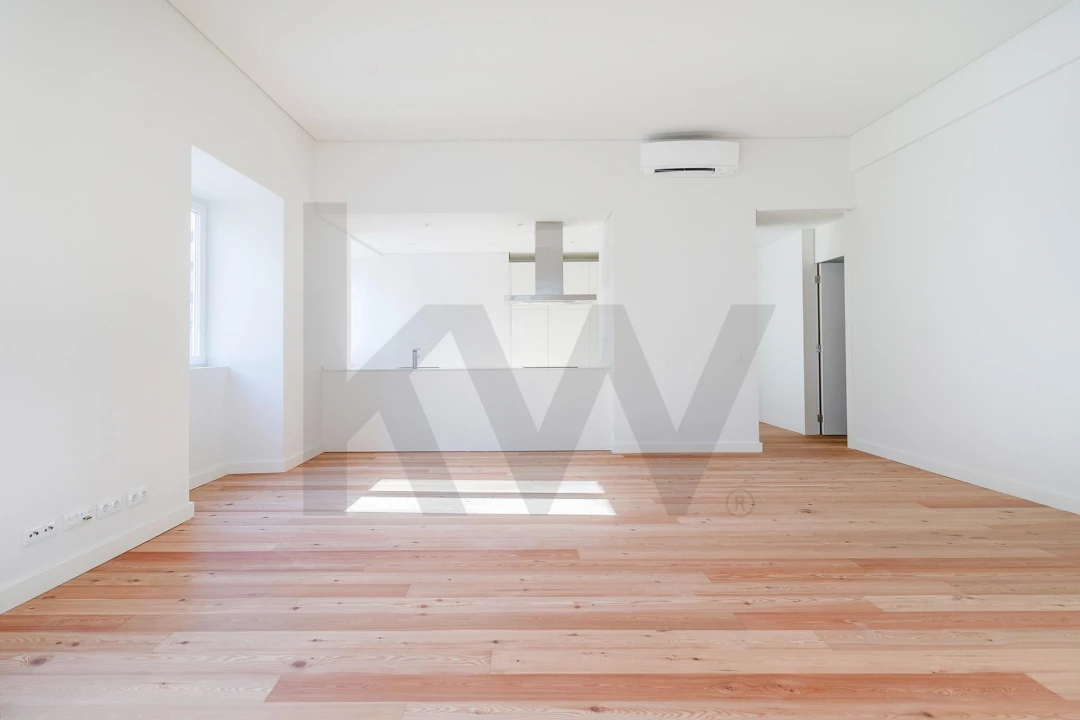 Apartamento T2 para Arrendamento em Santo António Foto 3