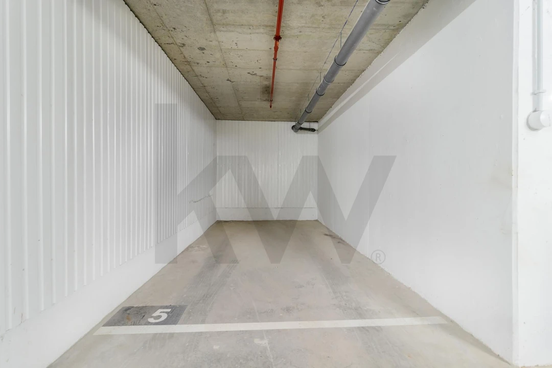 Apartamento T2 para Arrendamento em Santo António Foto 30