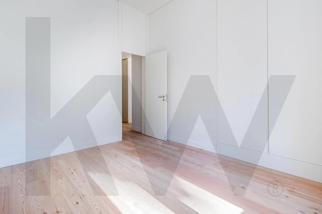 Apartamento T2 para Arrendamento em Santo António Foto 25