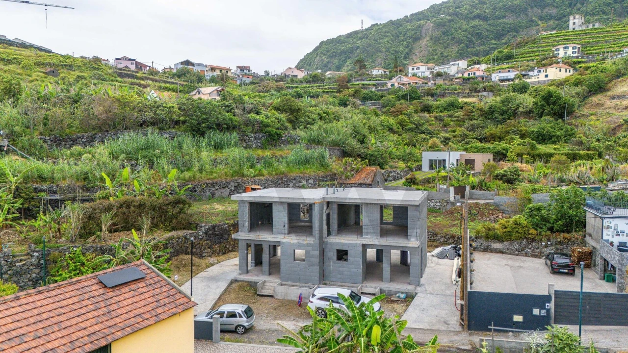 Moradia T2 para Venda em Ponta Delgada Foto 2