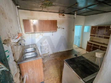 Moradia T1 para Venda em Vermelha