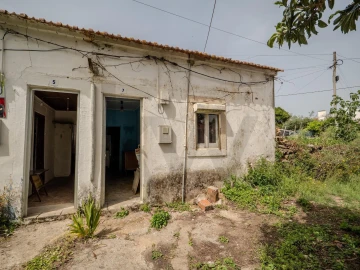 Moradia T1 para Venda em Vermelha