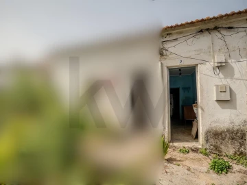 Moradia T1 para Venda em Vermelha