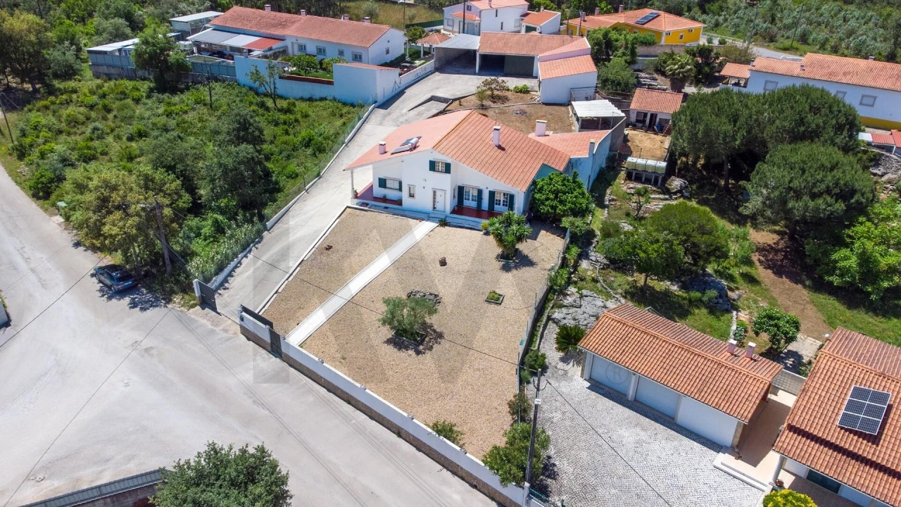 Moradia T4 para Venda em Alcobaça e Vestiaria Foto 5