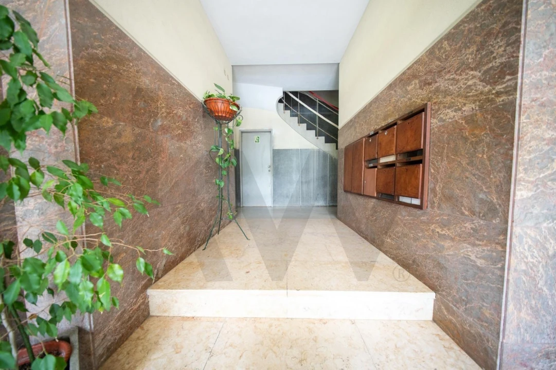 Apartamento T2 para Venda em Mafamude e Vilar do Paraíso Foto 4