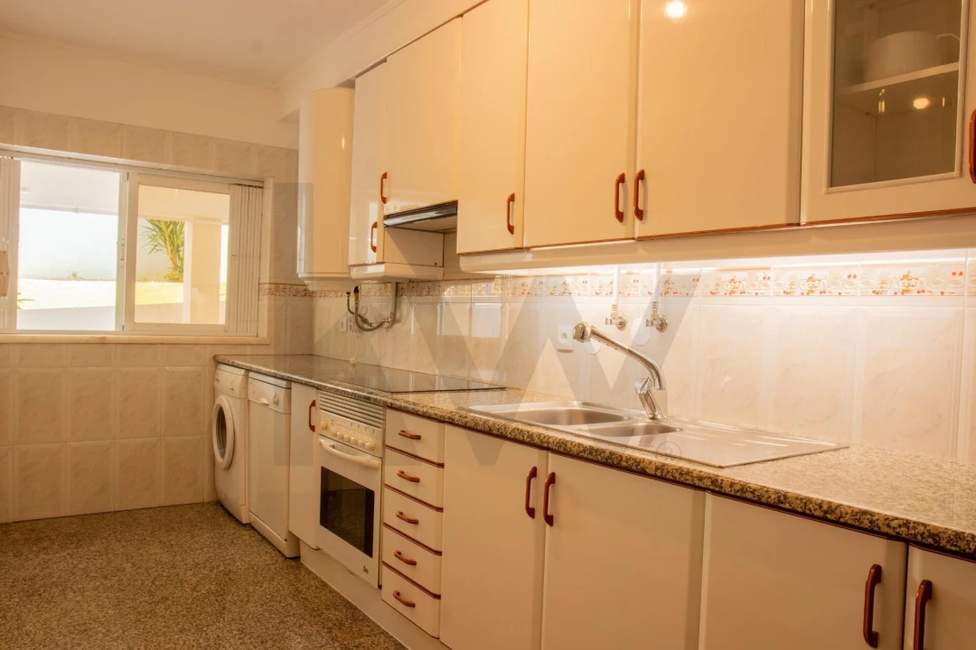 Apartamento T1 para Venda em Sesimbra (Santiago) Foto 1