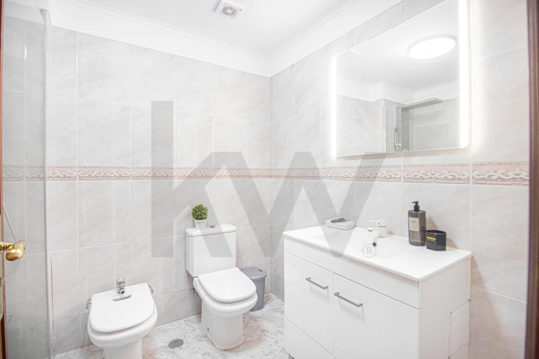 Apartamento T1 para Venda em Sesimbra (Santiago) Foto 19