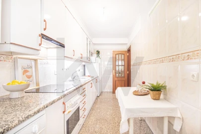 Apartamento T1 para Venda em Sesimbra (Santiago)