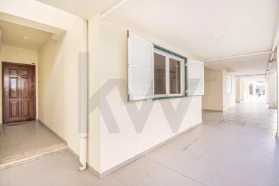 Apartamento T1 para Venda em Sesimbra (Santiago)