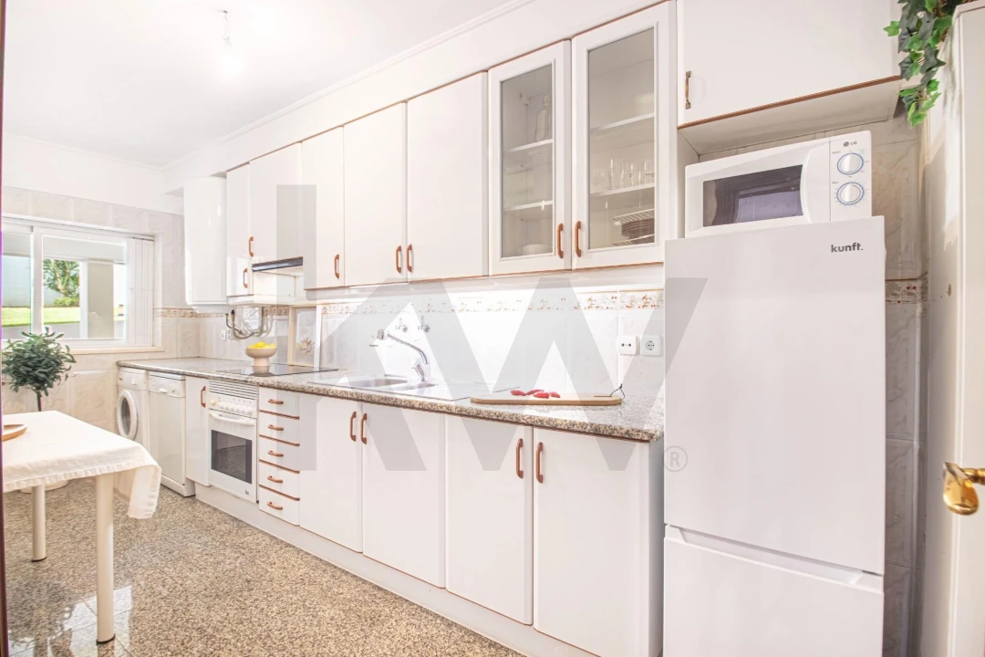 Apartamento T1 para Venda em Sesimbra (Santiago) Foto 13