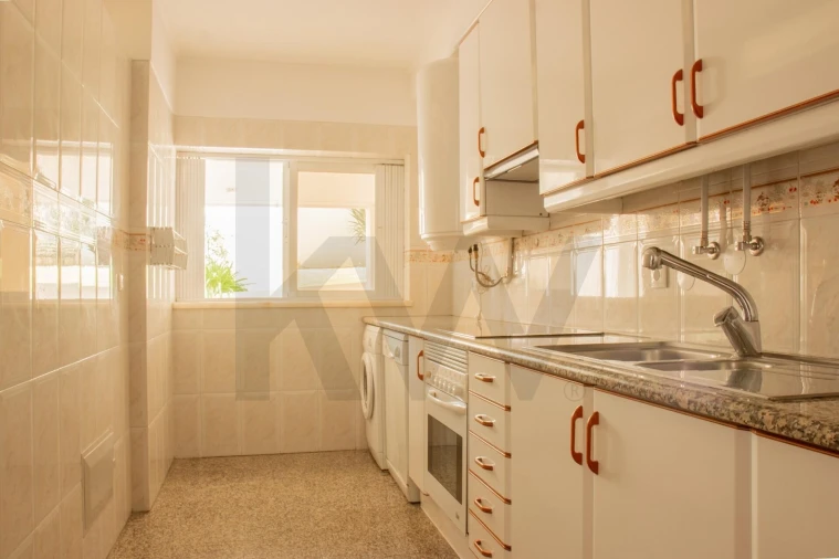 Apartamento T1 para Venda em Sesimbra (Santiago) Foto 9
