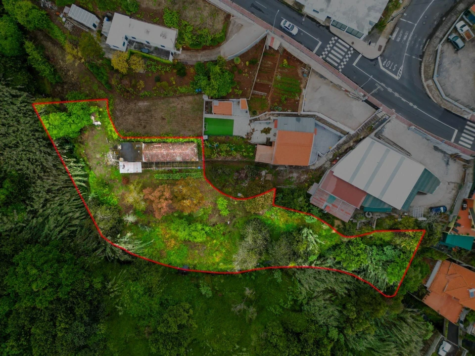 Terreno para Venda em Caniço Foto 1