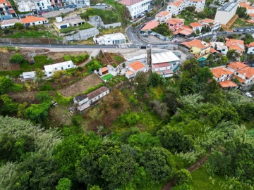 Terreno para Venda em Caniço