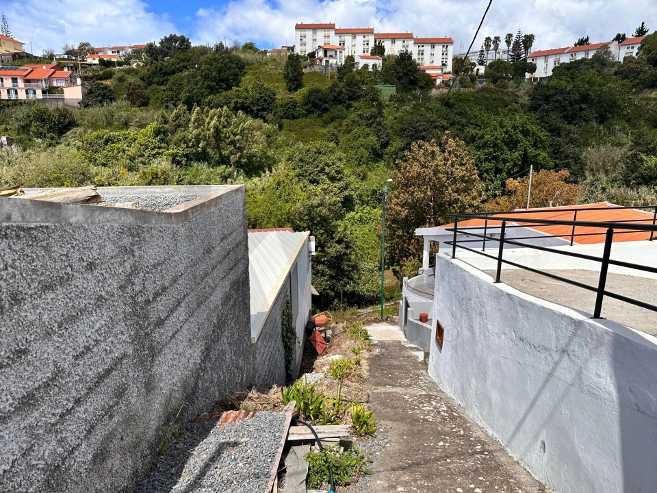Terreno para Venda em Caniço Foto 15