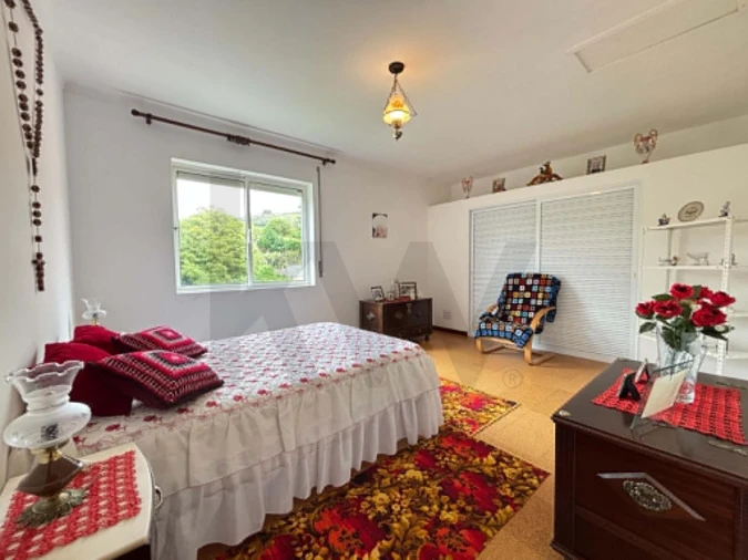 Moradia T5 para Venda em Capelas Foto 38