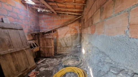 Moradia para Venda em Santo Andre das Tojeiras