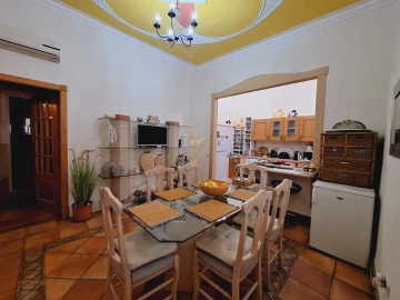 Moradia T6 para Venda em Loule (São Sebastião)