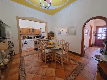 Moradia T6 para Venda em Loule (São Sebastião)