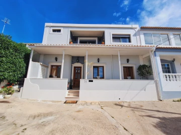 Moradia T6 para Venda em Loule (São Sebastião)