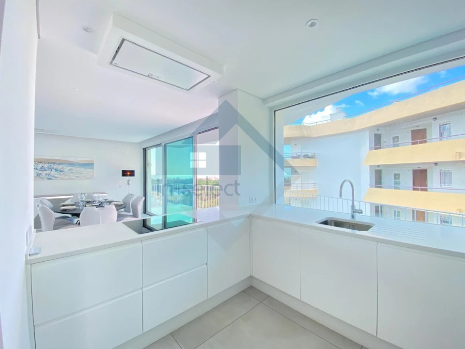 Apartamento T3 para Venda em Quarteira Foto 4