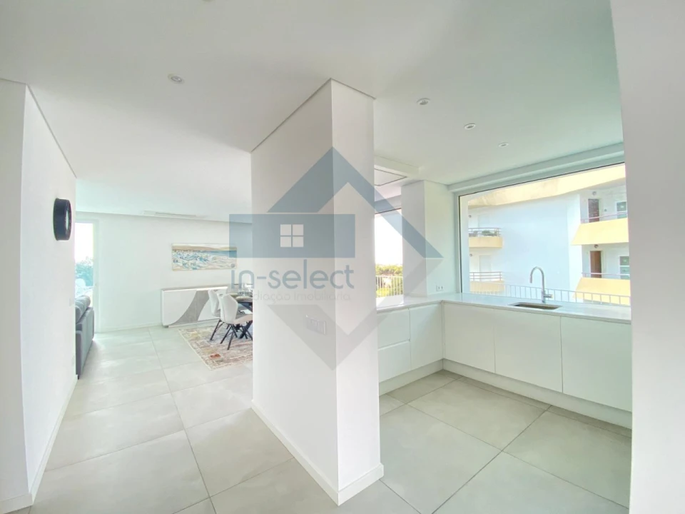 Apartamento T3 para Venda em Quarteira Foto 3
