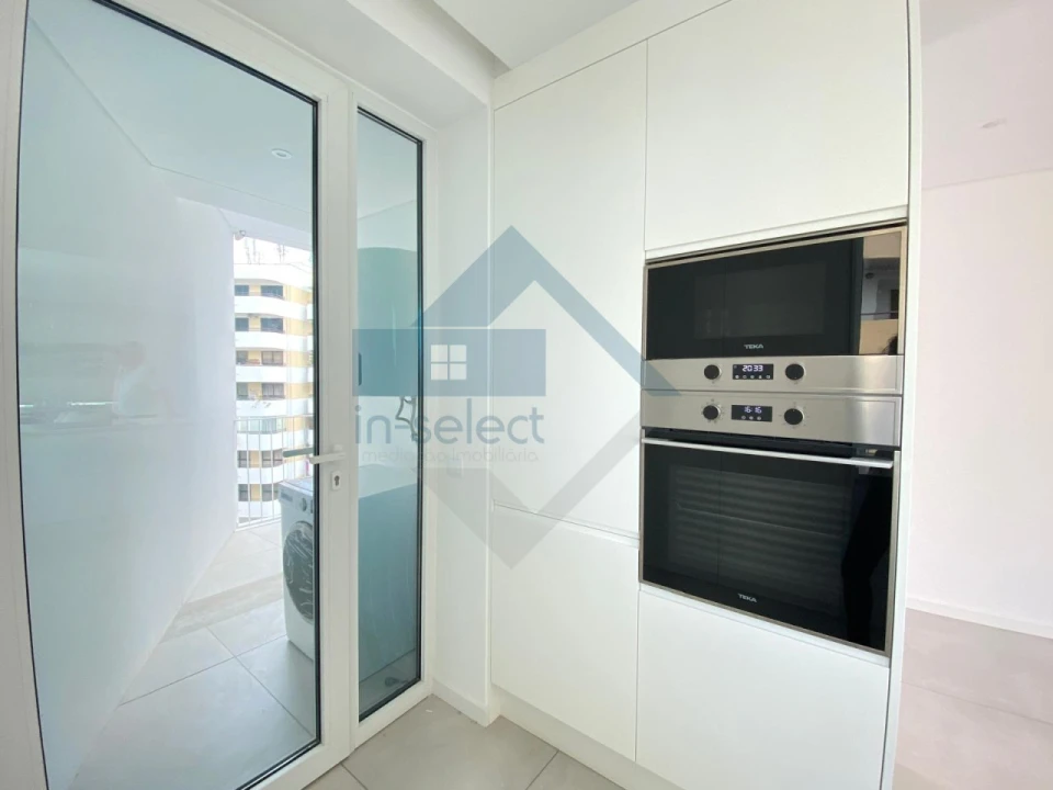 Apartamento T3 para Venda em Quarteira Foto 6