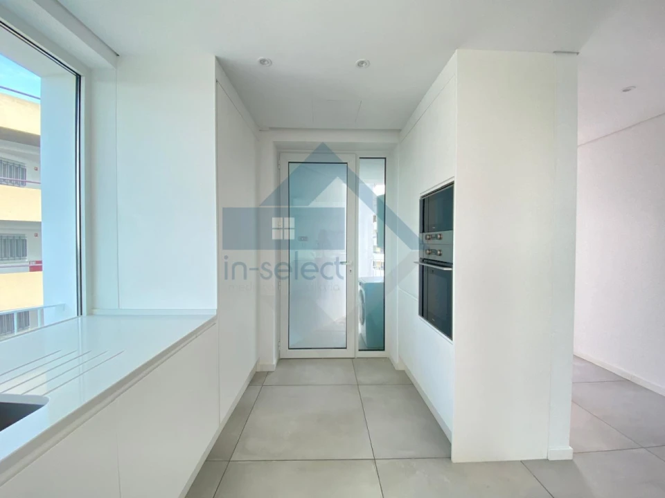 Apartamento T3 para Venda em Quarteira Foto 7
