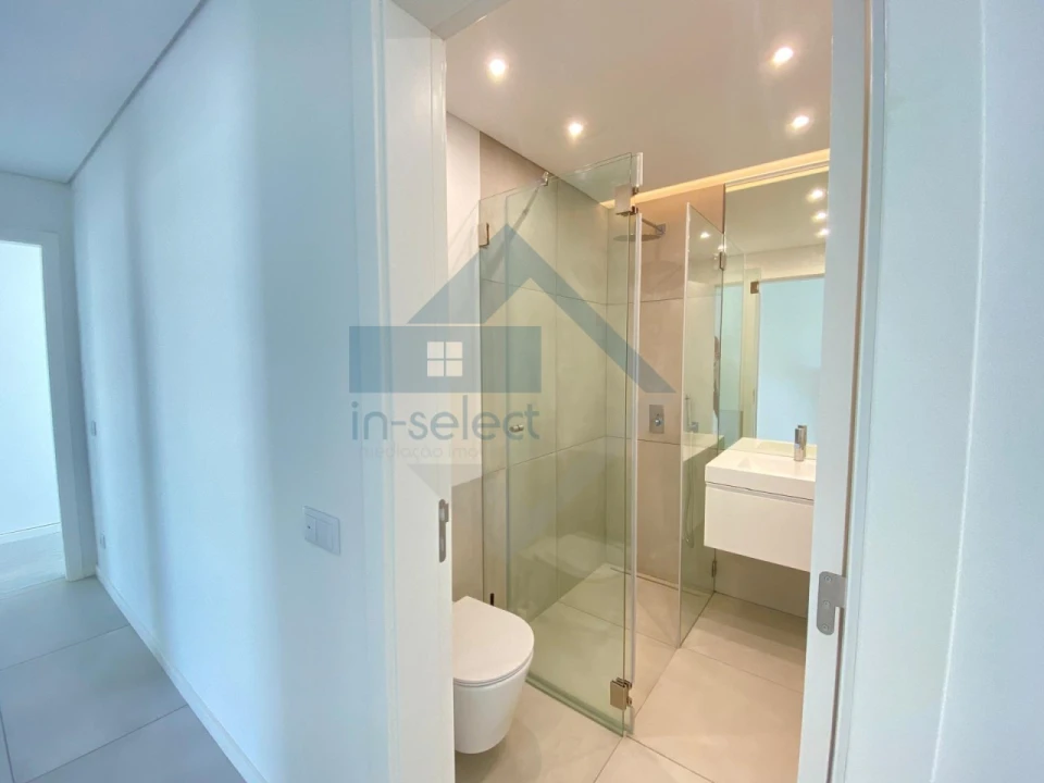 Apartamento T3 para Venda em Quarteira Foto 23