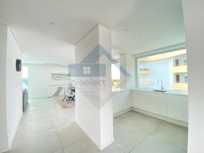 Apartamento T3 para Venda em Quarteira Foto 3