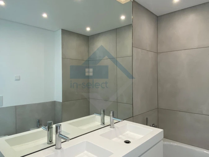 Apartamento T3 para Venda em Quarteira Foto 32