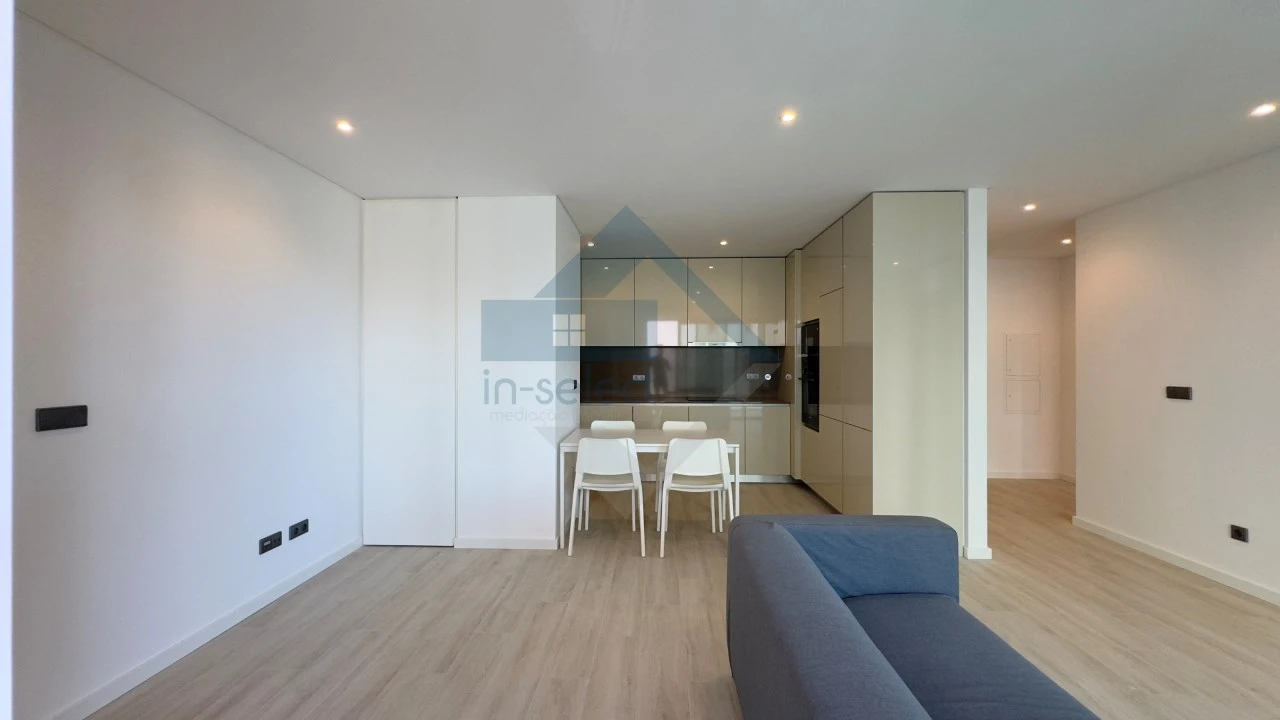 Apartamento T2 para Venda em Quarteira Foto 6