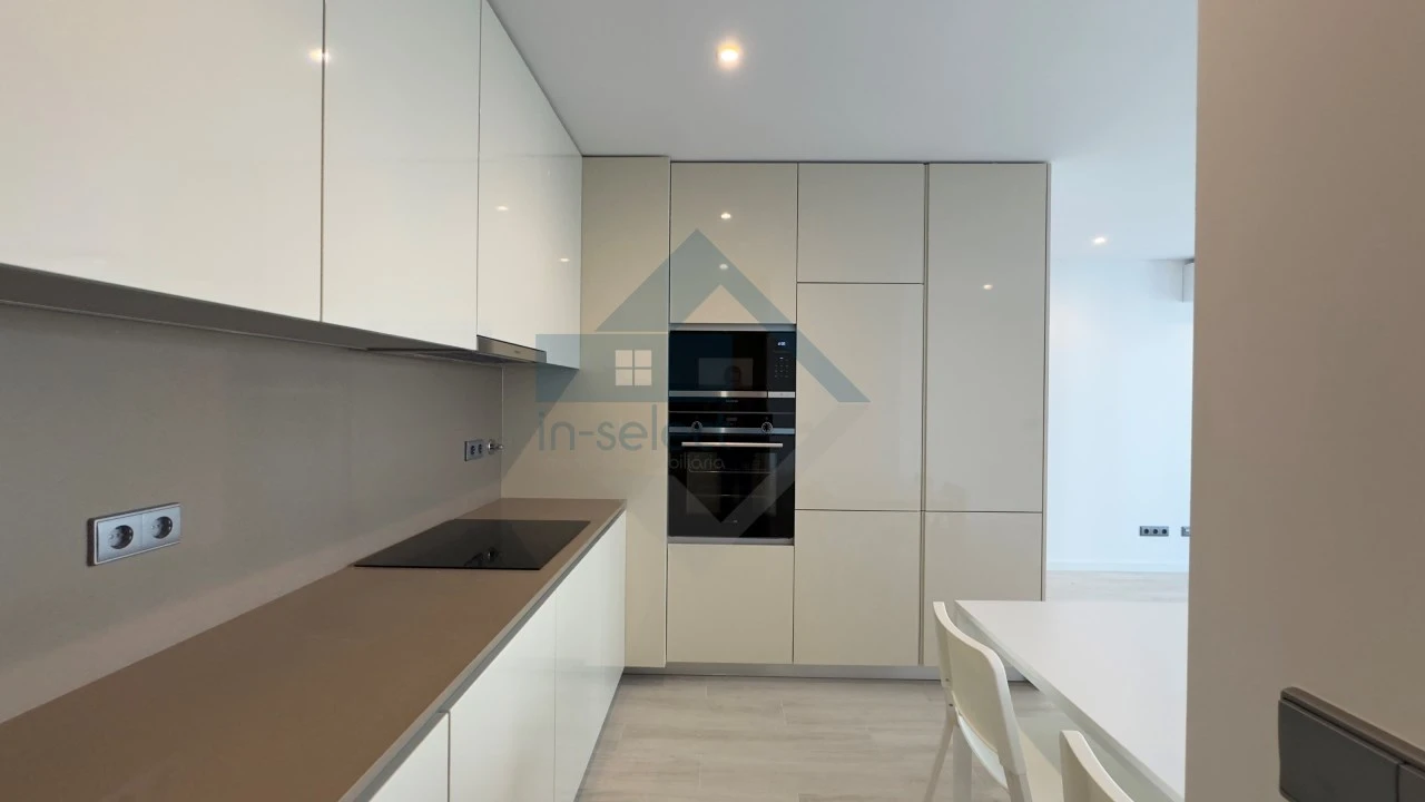 Apartamento T2 para Venda em Quarteira Foto 8