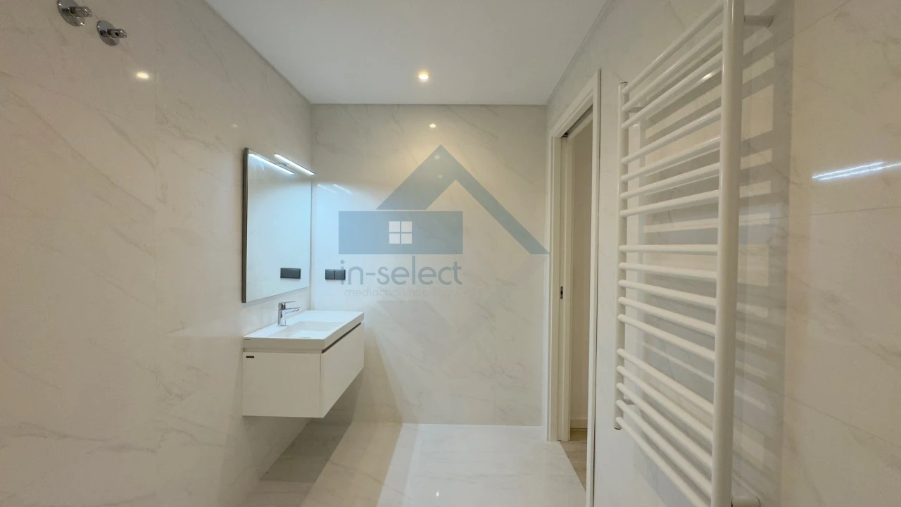 Apartamento T2 para Venda em Quarteira Foto 17