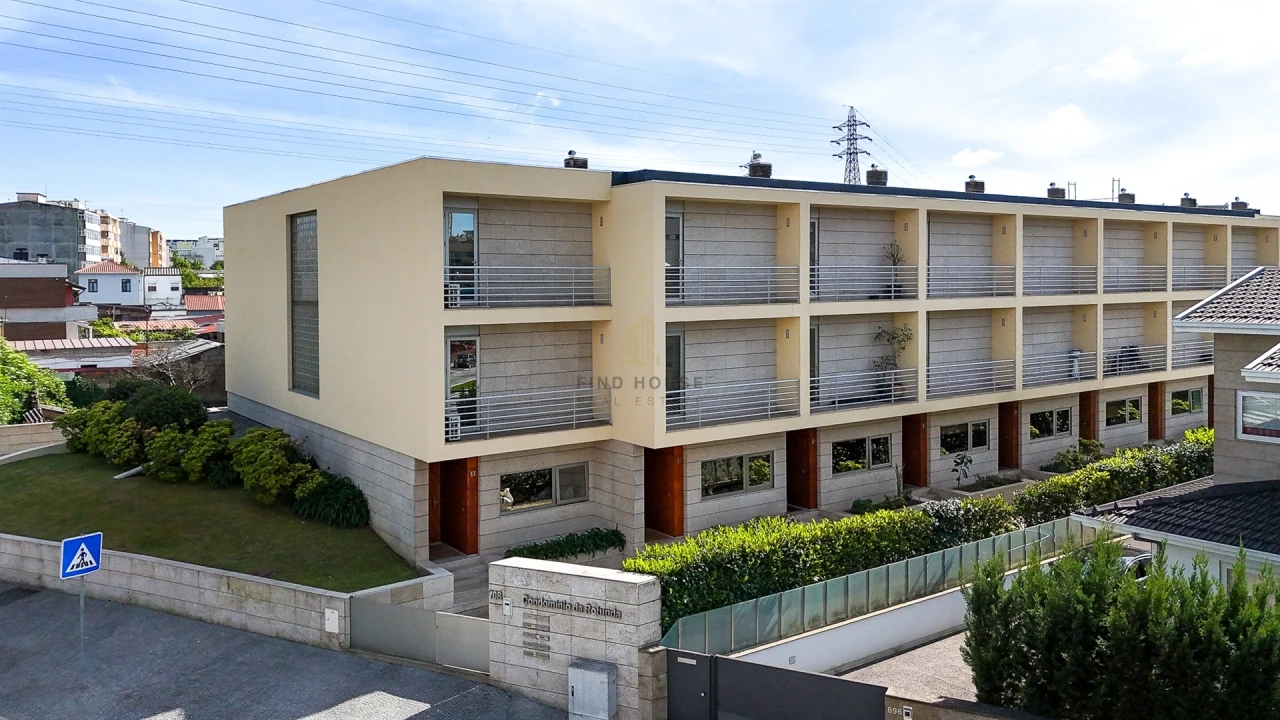 Moradia T4 para Venda em Cidade da Maia Foto 1