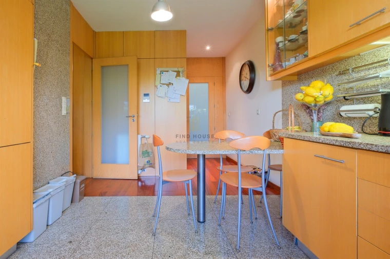 Moradia T4 para Venda em Cidade da Maia Foto 17