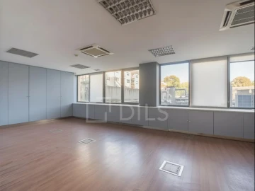 Escritório para Arrendamento em Lordelo do Ouro e Massarelos