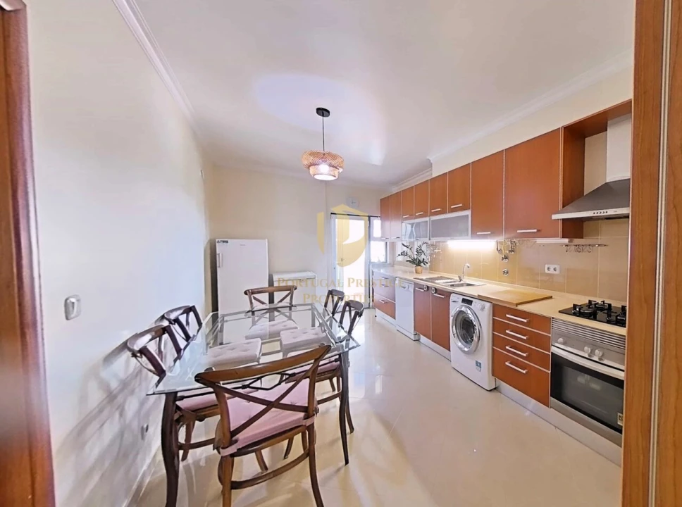 Apartamento T4 para Venda em Quelfes Foto 5