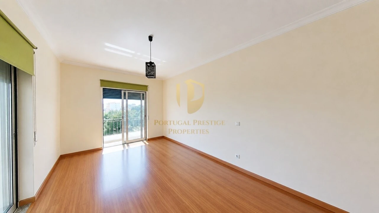 Apartamento T4 para Venda em Quelfes Foto 23